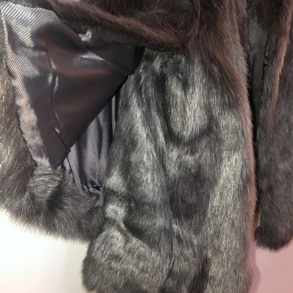 Banana republic fur cape - grey - worn once - Picture 5 of 5